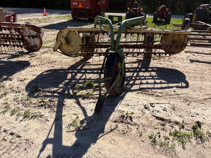 john-deere-roll-bar-rake-image-2