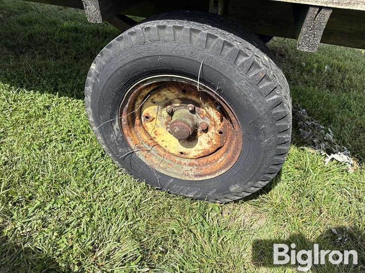 badger-16'-hay-wagon-image-11