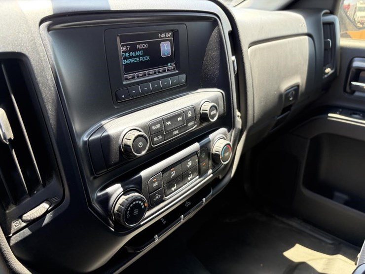 2017-chevrolet-silverado-1500-image-18