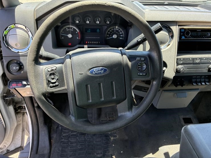 2011-ford-f550-image-16