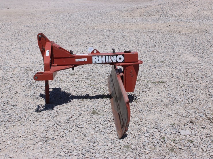 #2001-•-rino-r800-3-point-blade-image-2