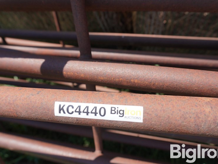 continuous-fence-panels-image-13