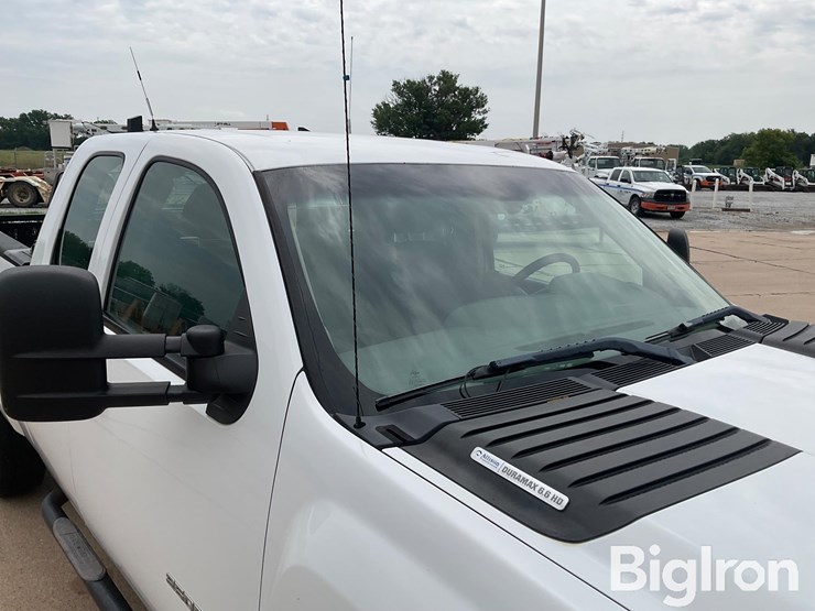 2011-chevrolet-2500-image-16