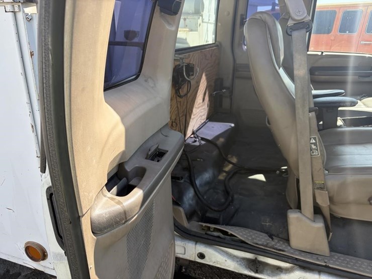 2001-ford-f350-image-12