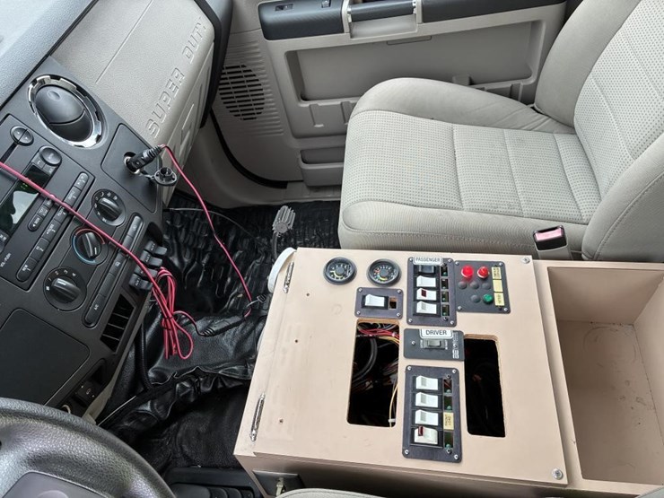 2008-ford-f550-xlt-image-34