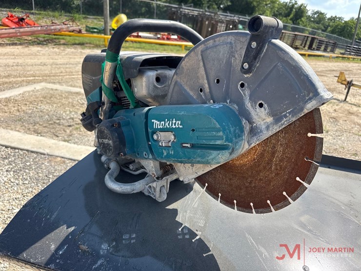 makita-ek7651h-14"-gas-powered-power-cutter-image-1