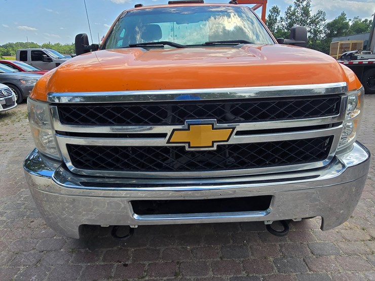 2013-chevrolet-silverado-3500-image-19