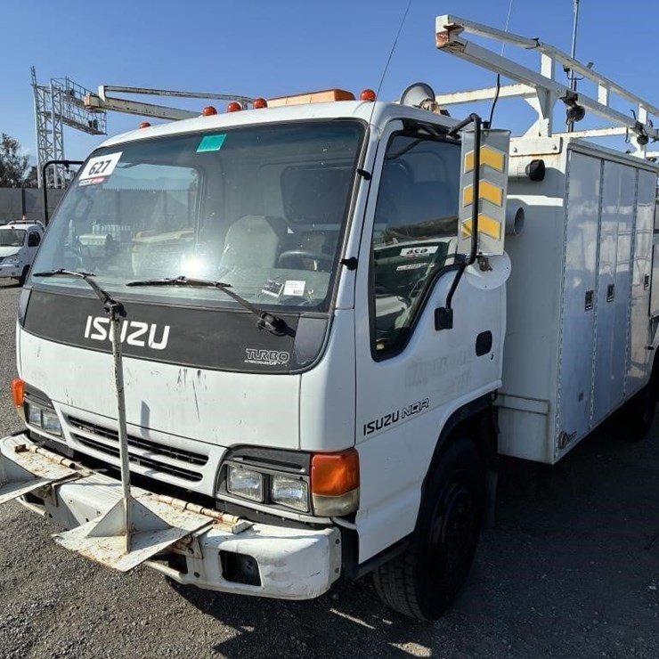 2005 ISUZU NQR