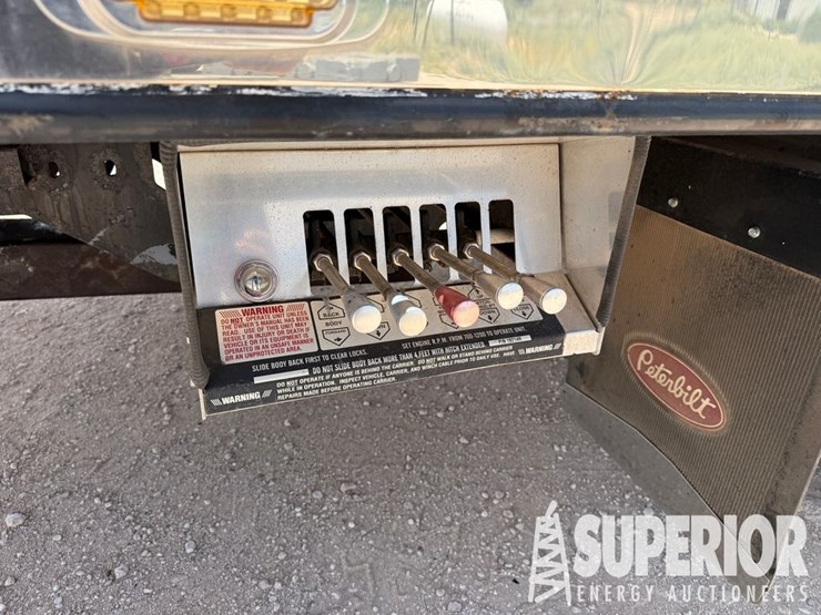 (x)-(1-50)-2015-peterbilt-s/a-slick-back-rolloff,-...-image-10
