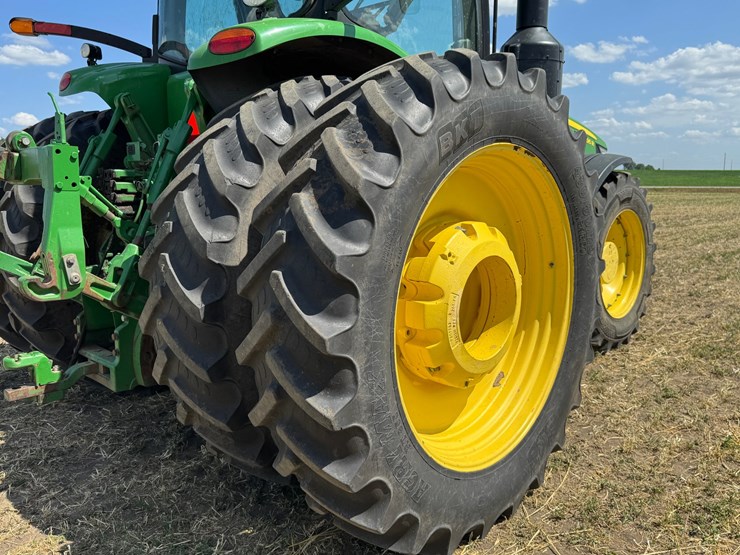2019-john-deere-8295r-image-28