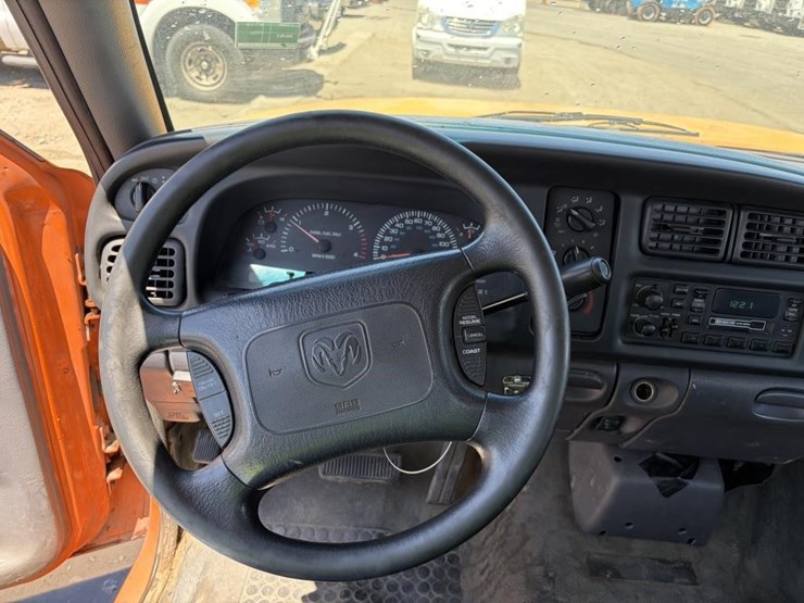 2001-dodge-2500-image-14