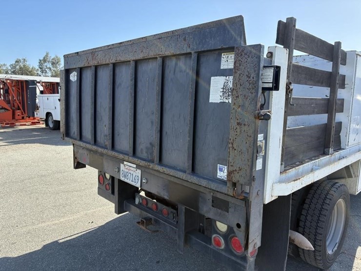 2009-ford-f550-image-10