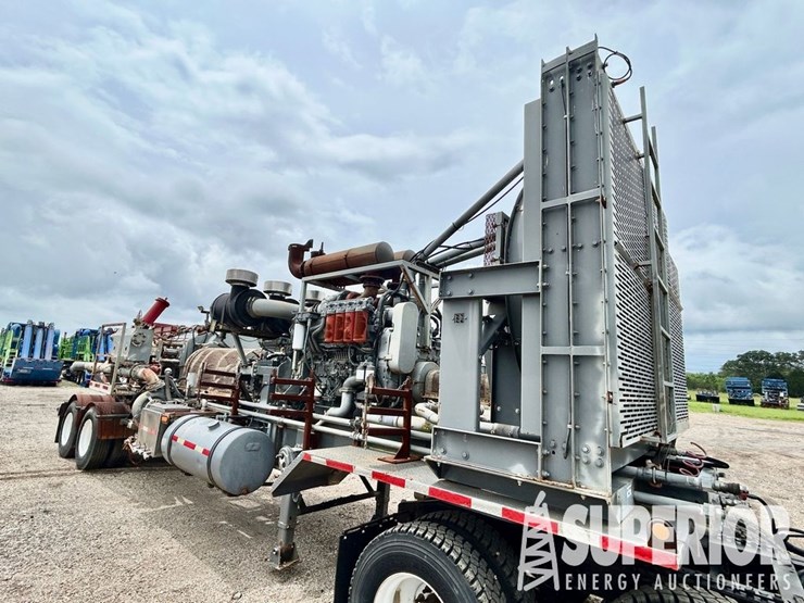 2012-cummins-qst30-image-18