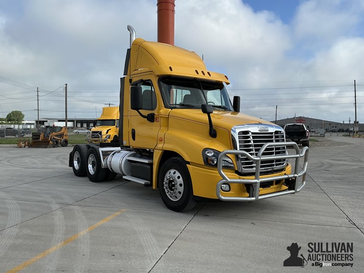 2017-freightliner-cascadia-125-image-3