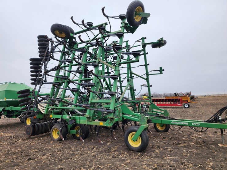 john-deere-737-image-12