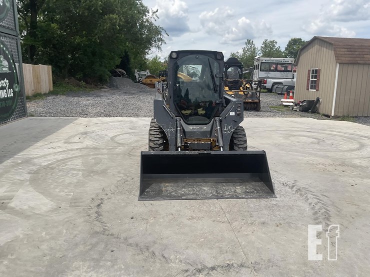 2016-deere-318e-image-7