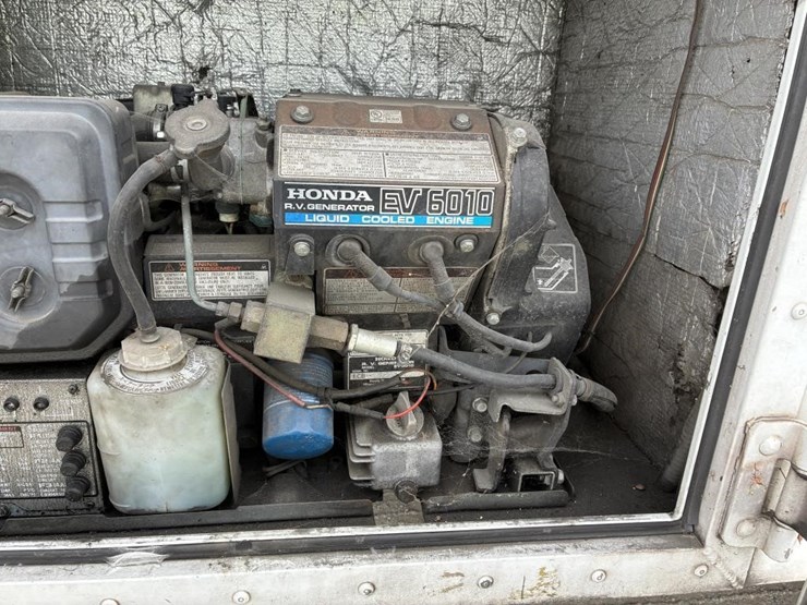 2008-workhorse-w62-image-13