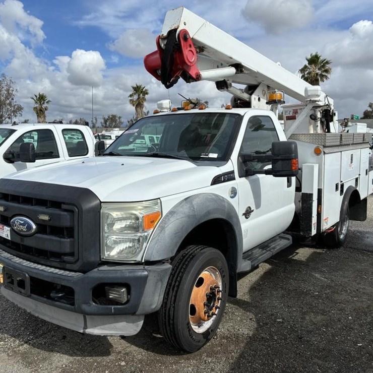 2012 FORD F550