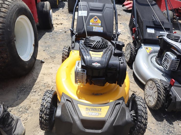 dewalt-push-mower-image-3