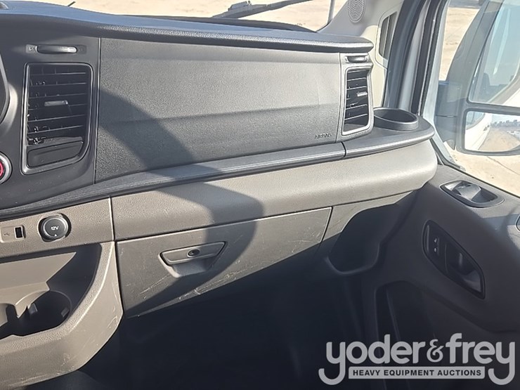 2020-ford-transit-image-35