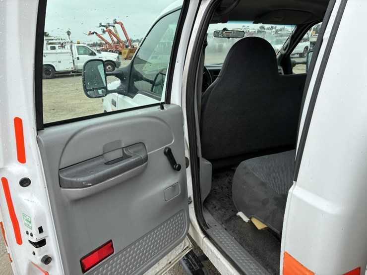2002-ford-f350-image-14