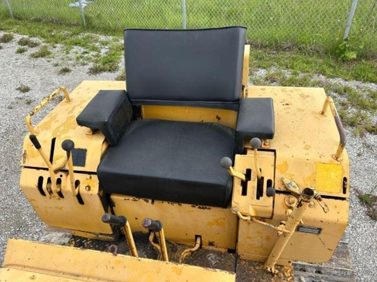 1985-john-deere-450e-image-16