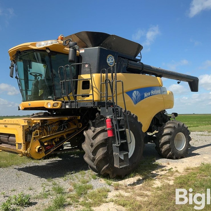 NEW HOLLAND CR9070
