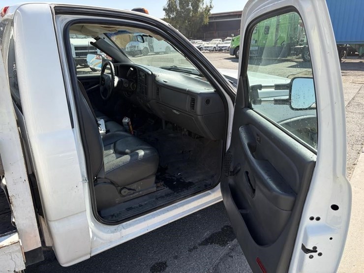 2007-chevrolet-silverado-3500-image-14