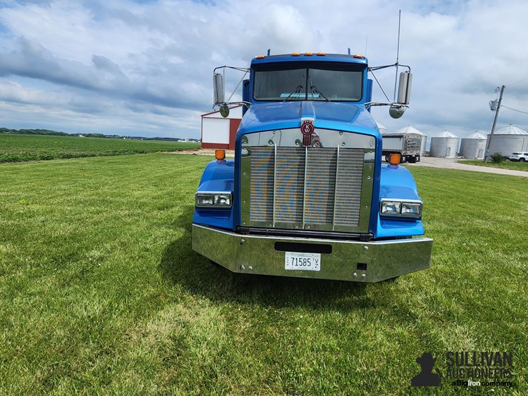 2012-kenworth-t800-image-2