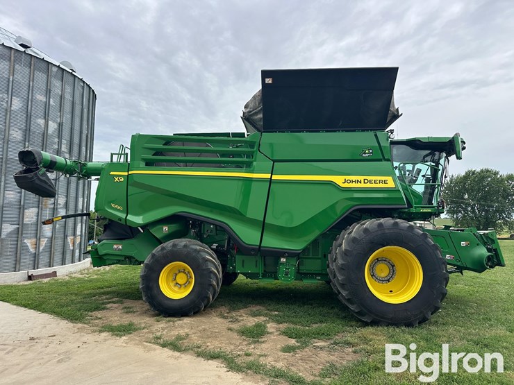 2022-john-deere-x9-1000-image-4