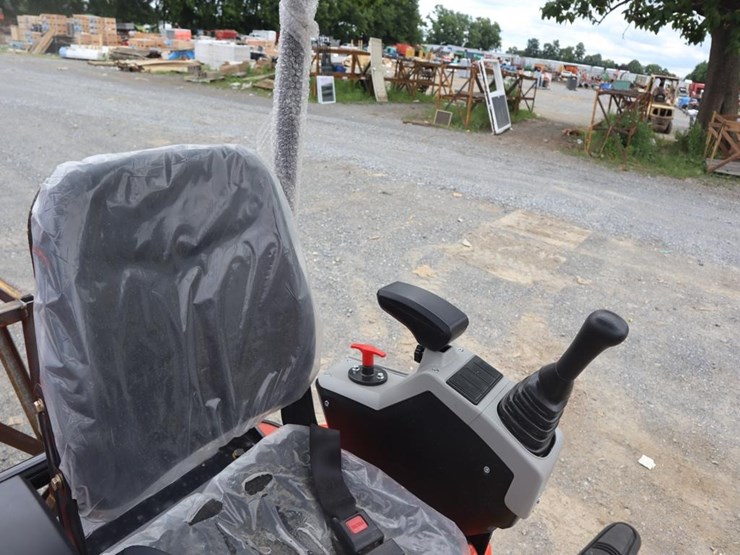 tpm-18hh-mini-excavator-image-10