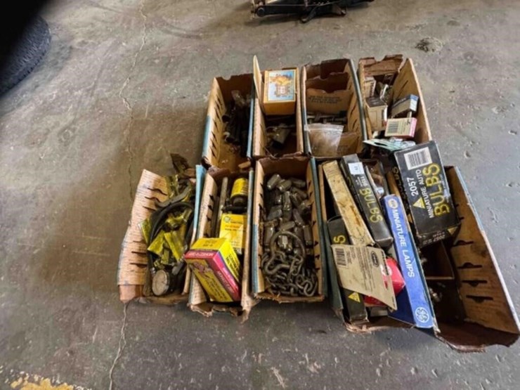 bolts,-grease-zerts,-lug-nuts,-bulbs-image-1