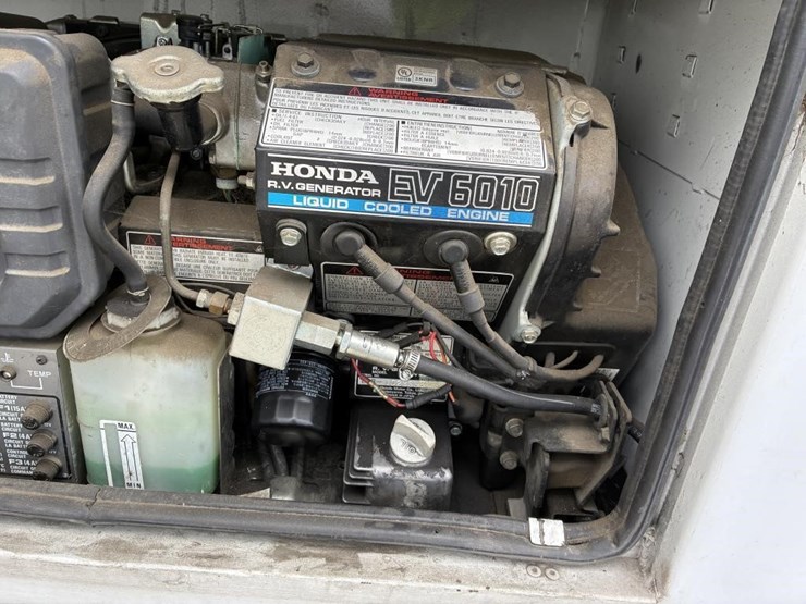 2008-ford-f550-image-17