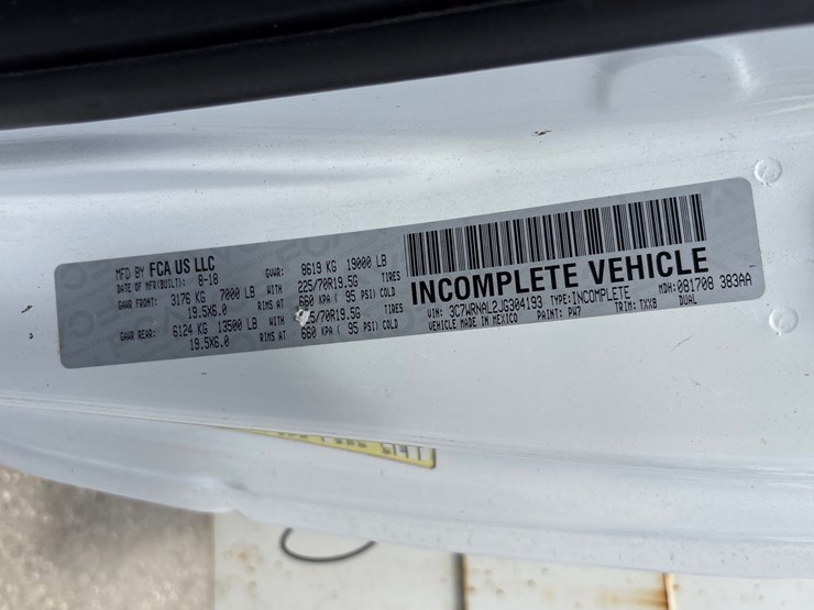 #3616-•-2018-ram-5500-4x4-40ft-bucket-truck-image-17