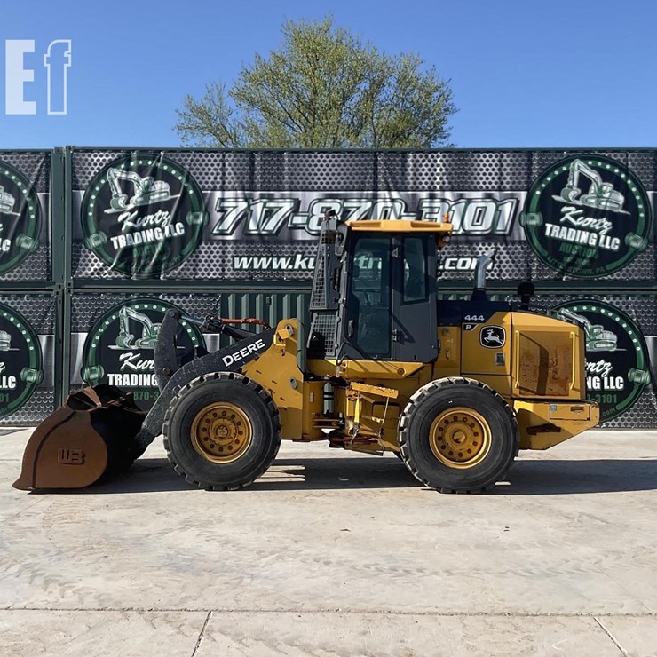 2021 DEERE 444 P-TIER