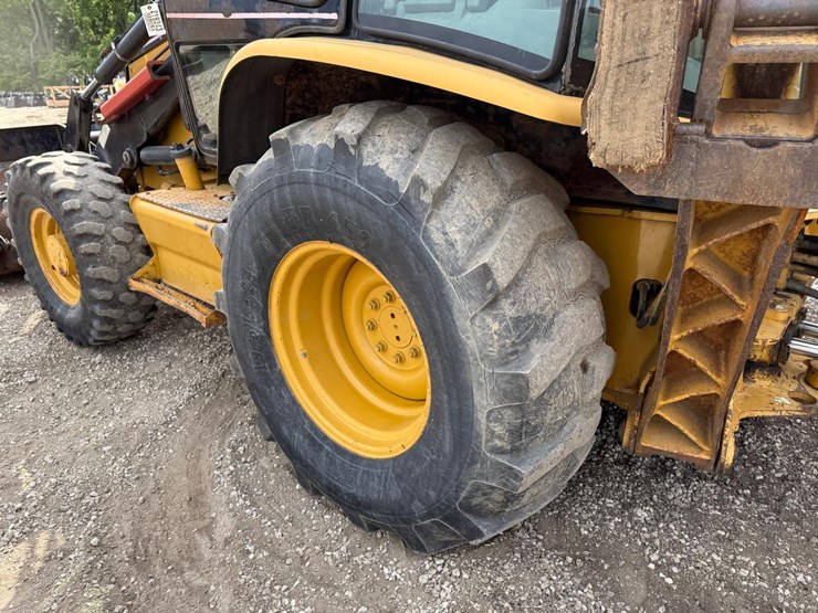 caterpillar-420d-image-19