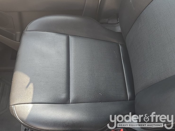 2020-ford-transit-image-33