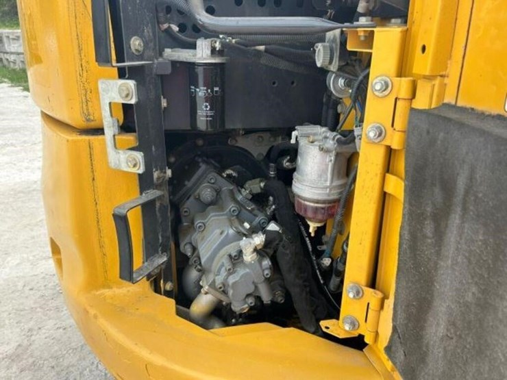 2014-deere-85g-image-32