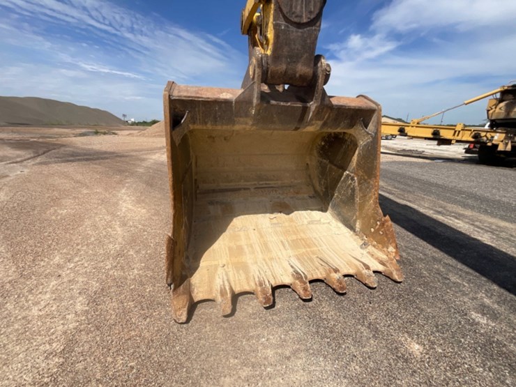 2022-komatsu-pc490-lc-11-image-15