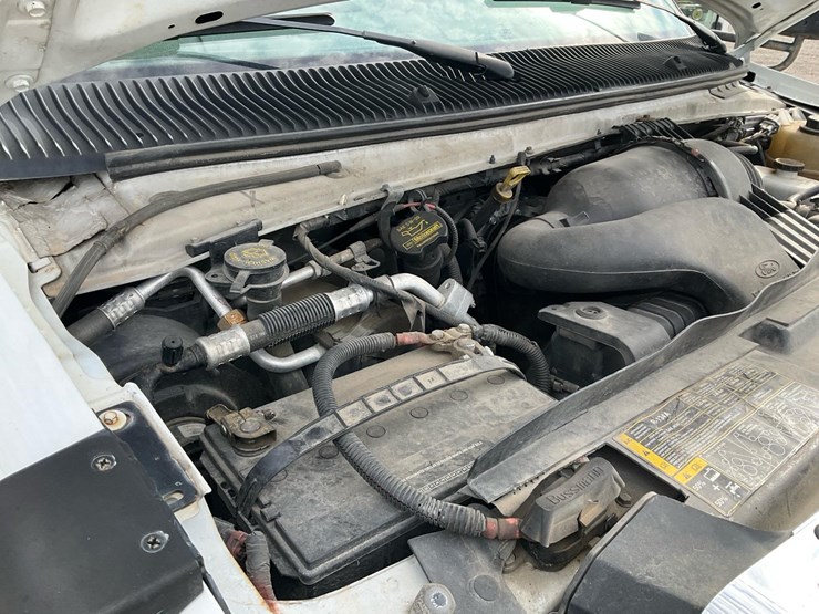 2010-ford-e350-image-51