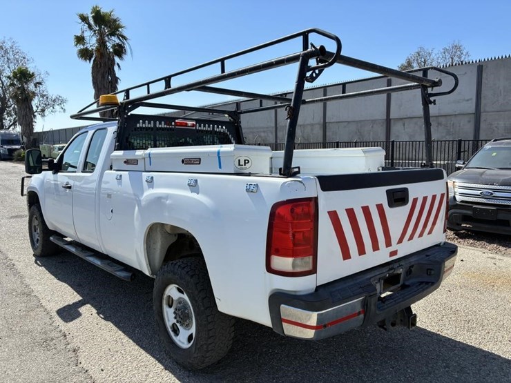 2012-gmc-sierra-2500-image-4