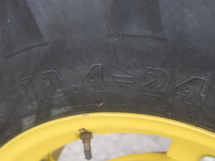 2013-john-deere-5100e-image-18