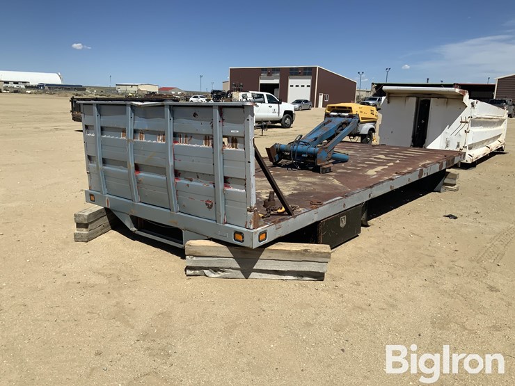 1992-peterbilt-379-image-1