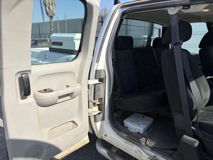 2012-gmc-sierra-2500-image-15