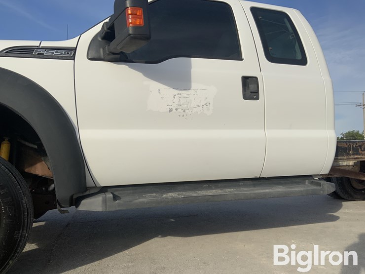 2015-ford-f550-xl-image-14
