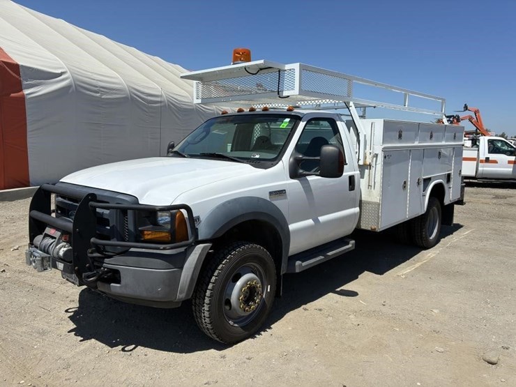 2006-ford-f550-image-1