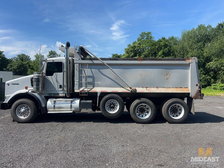2011-kenworth-t800w-image-12