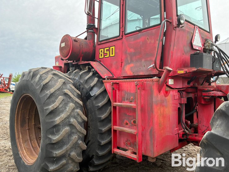 1975-versatile-850-image-17