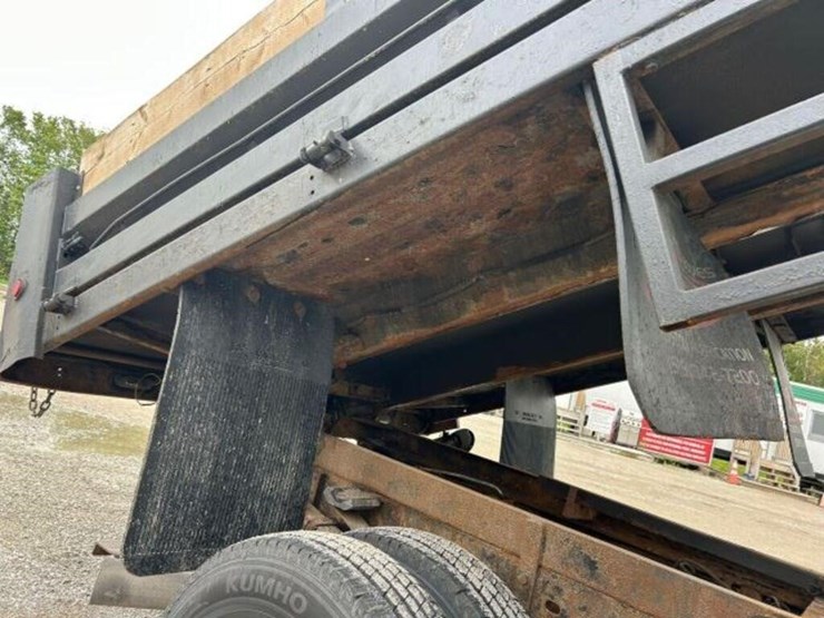 2012-chevrolet-silverado-3500hd-image-47