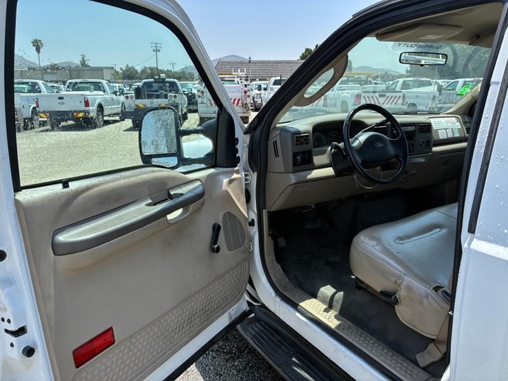 2004-ford-f250-xl-image-11
